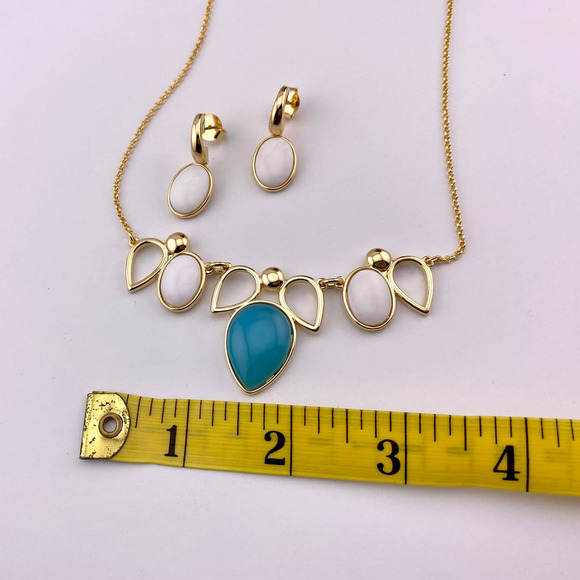 Natural Mother of Pearl & Blue Agate Earring & Necklace Set - Picture 8 of 9